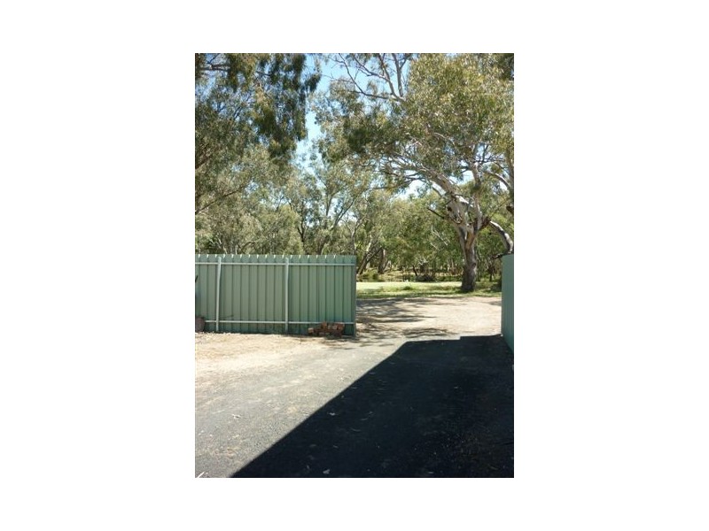 7 Asquith Ave, Warracknabeal VIC 3393