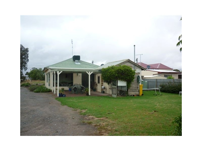 10 Wood Street, Warracknabeal VIC 3393