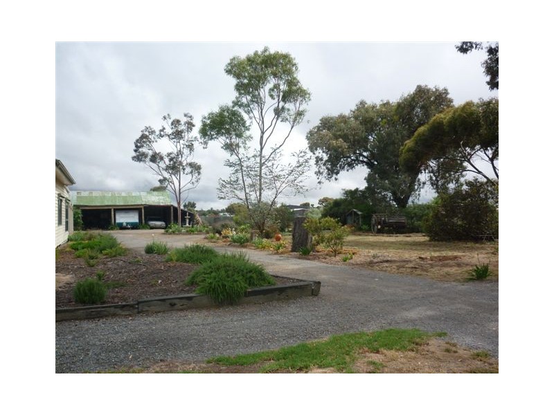 10 Wood Street, Warracknabeal VIC 3393