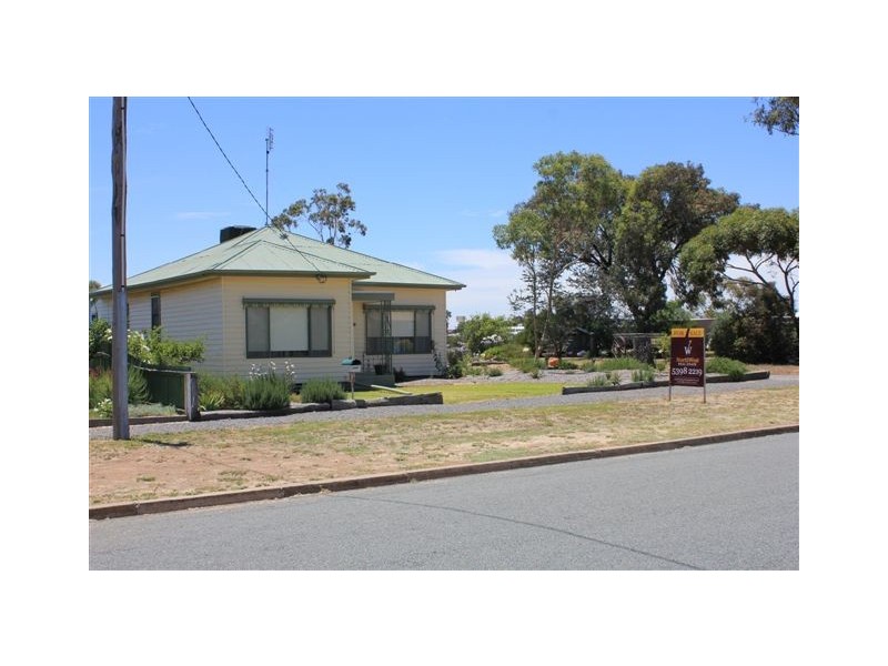 10 Wood Street, Warracknabeal VIC 3393