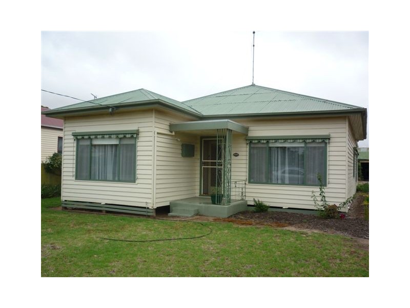 10 Wood Street, Warracknabeal VIC 3393