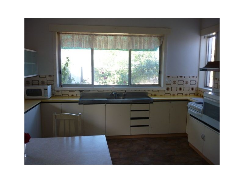 39 Houston Street, Donald VIC 3480