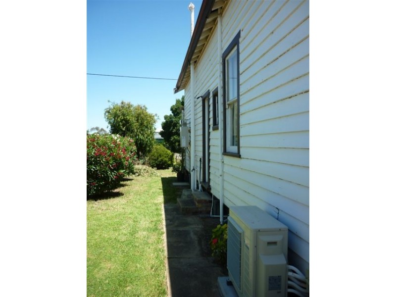 22 Shank St, Warracknabeal VIC 3393