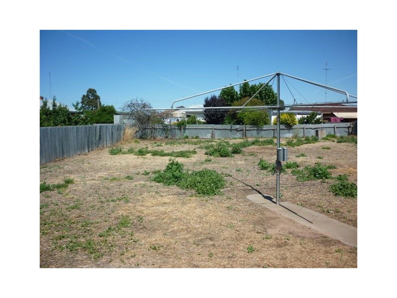 58 Molyneaux St, Warracknabeal VIC 3393