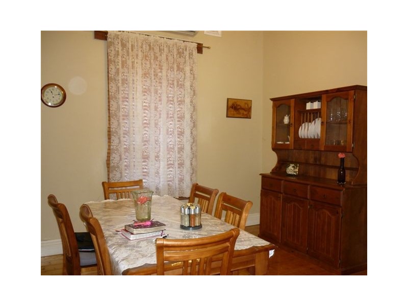 8 Carr Street, Woomelang VIC 3485