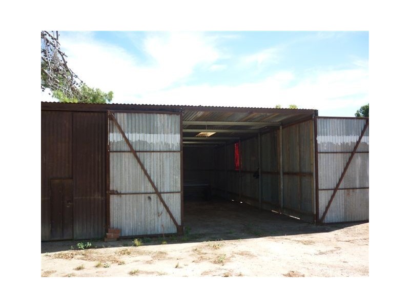 8 Carr Street, Woomelang VIC 3485