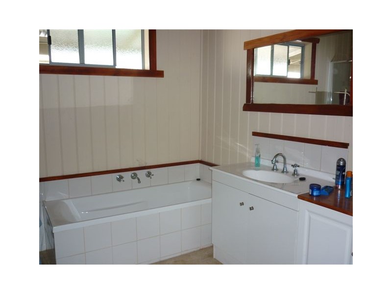 203 Woods Street, Donald VIC 3480