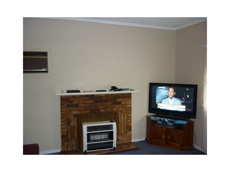 96 Craig Avenue, Warracknabeal VIC 3393