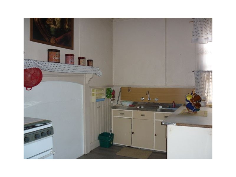 2 Dixon street, Brim VIC 3391