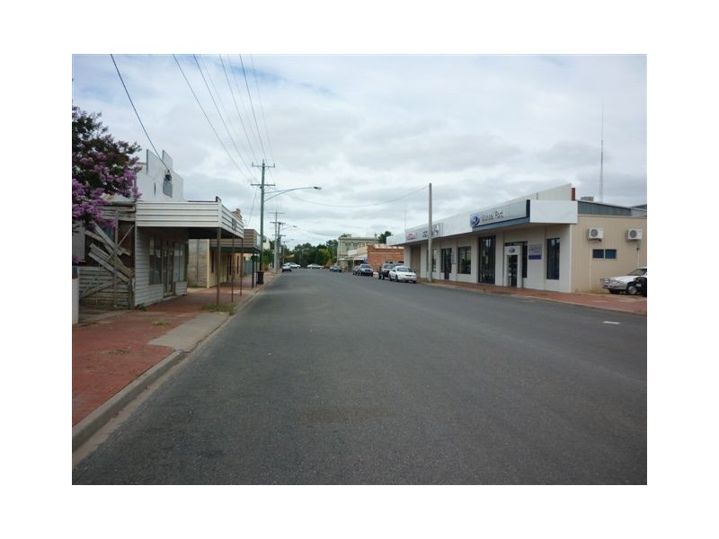 27-29 McCulloch Street, Donald VIC 3480