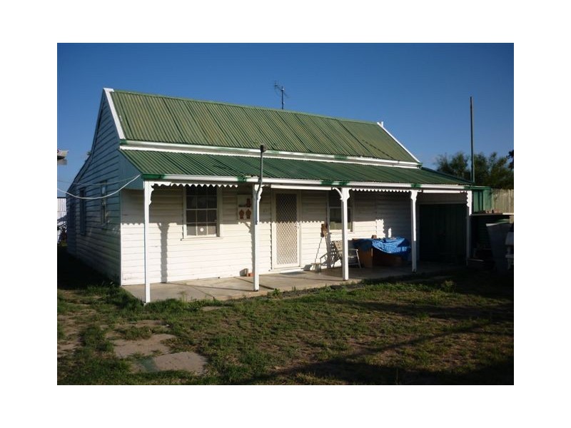 18 Riverside Street, Jeparit VIC 3423