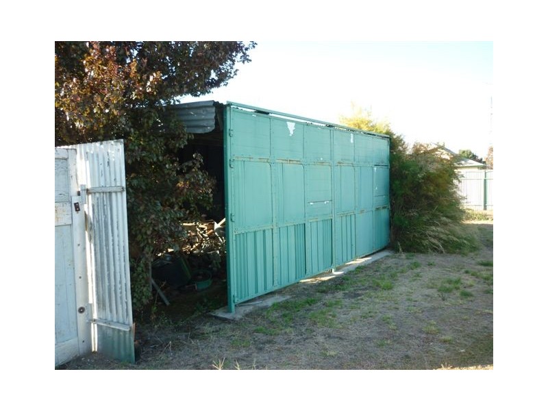 18 Riverside Street, Jeparit VIC 3423