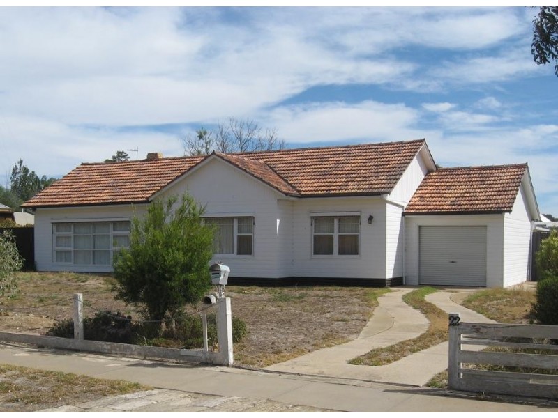 22 Hewitt Street, Warracknabeal VIC 3393