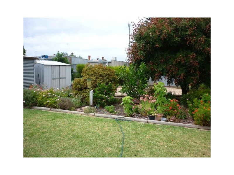 39 Jamouneau street, Warracknabeal VIC 3393