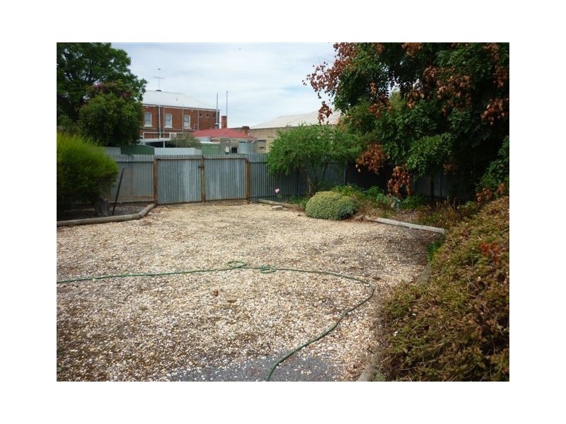 39 Jamouneau street, Warracknabeal VIC 3393