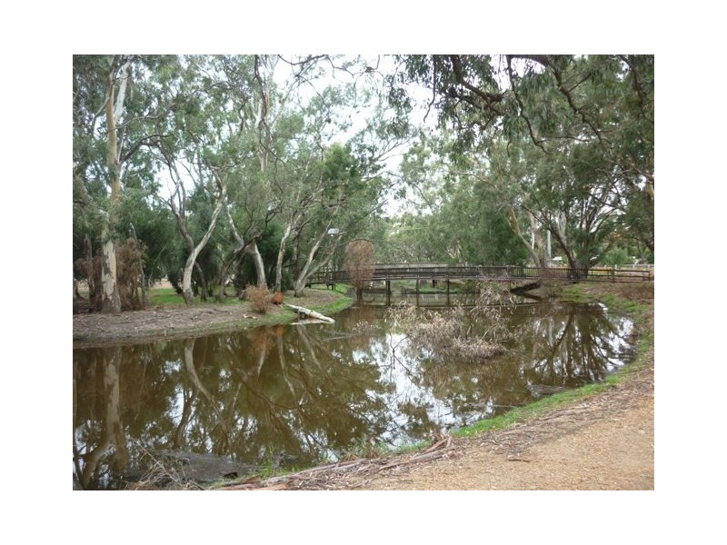 8 Craig Avenue, Warracknabeal VIC 3393