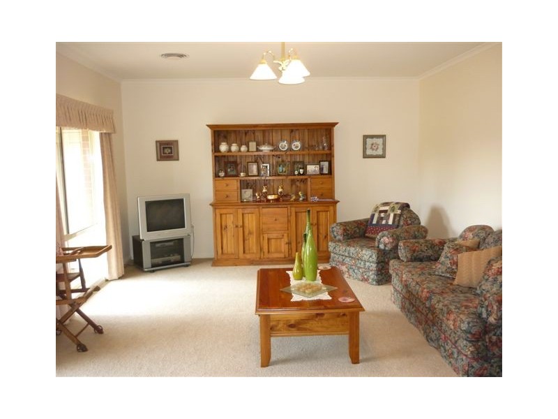 21 Hewitt Street, Warracknabeal VIC 3393