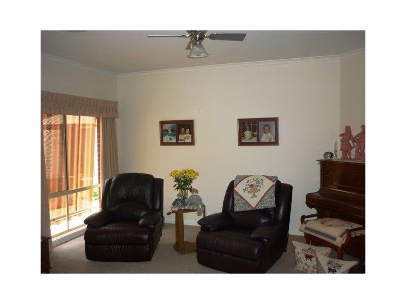 21 Hewitt Street, Warracknabeal VIC 3393