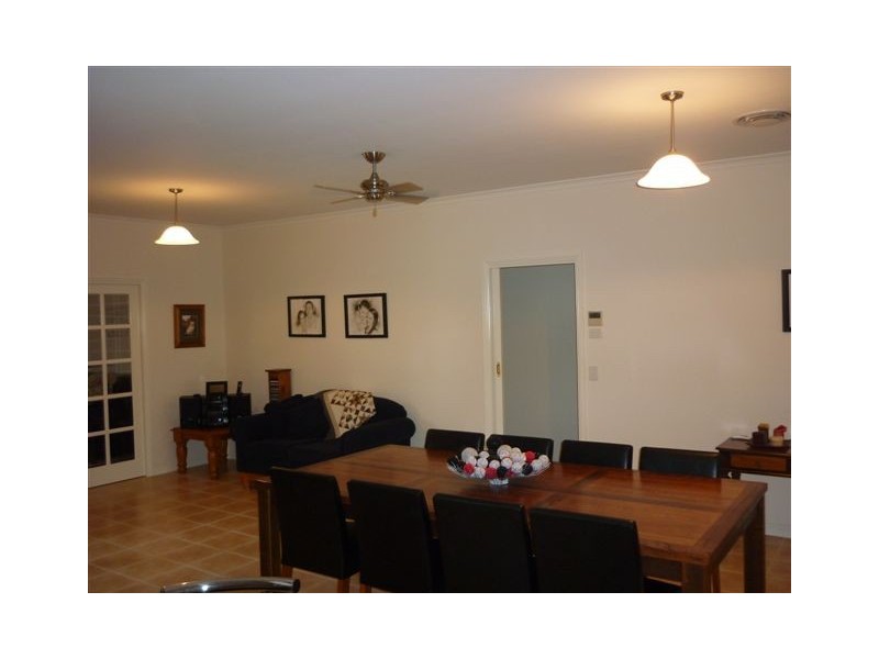 21 Hewitt Street, Warracknabeal VIC 3393