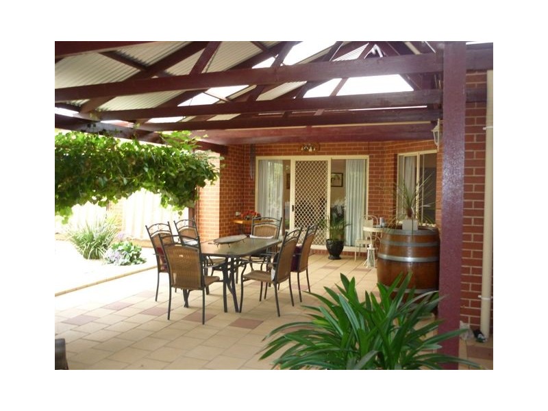 21 Hewitt Street, Warracknabeal VIC 3393