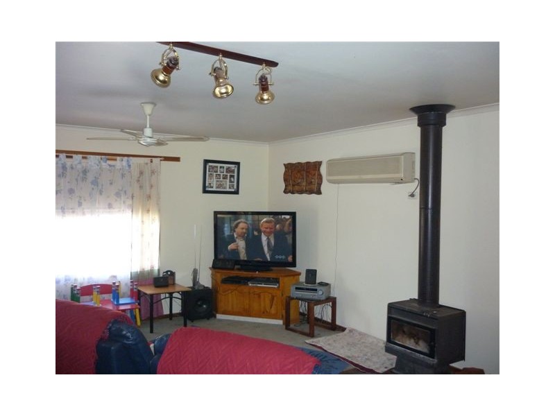 6 Anderson Street, Warracknabeal VIC 3393