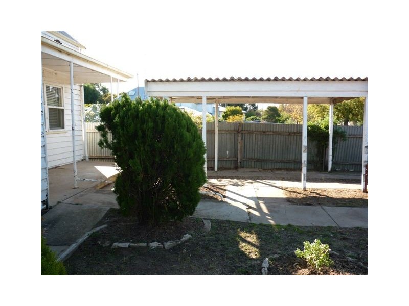 14 Beggs Street, Warracknabeal VIC 3393