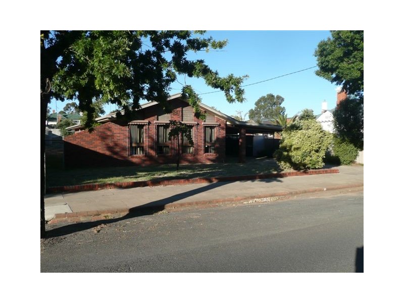 20 Kings Ave, St Arnaud VIC 3478