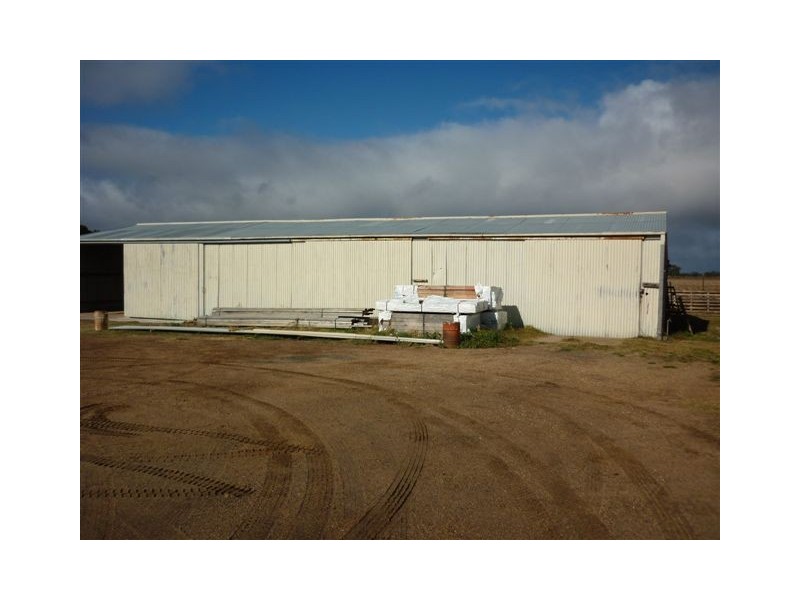 27 Dimboola Road, Warracknabeal VIC 3393