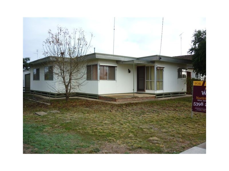 44 Campbell Street, Warracknabeal VIC 3393