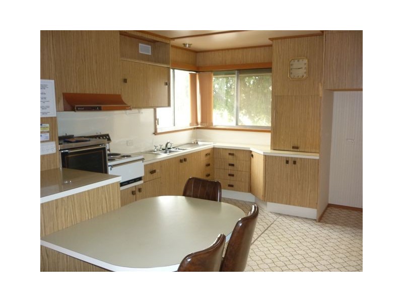 44 Campbell Street, Warracknabeal VIC 3393