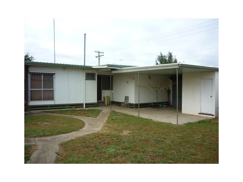 44 Campbell Street, Warracknabeal VIC 3393
