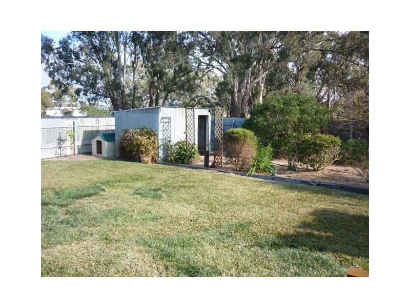 112 Craig Avenue, Warracknabeal VIC 3393