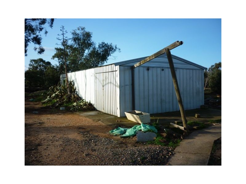 1 Woods Street, Donald VIC 3480