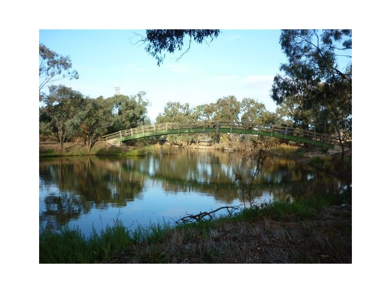 1 Woods Street, Donald VIC 3480