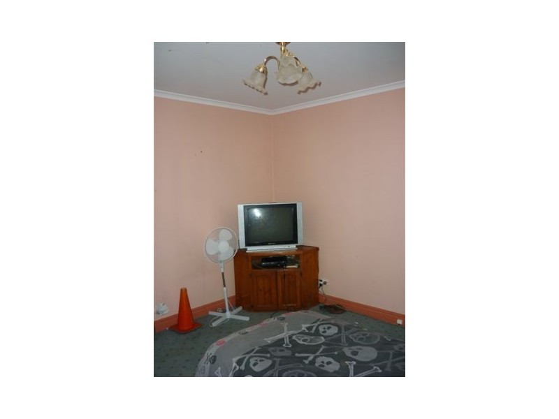 30 Molyneaux Street, Warracknabeal VIC 3393