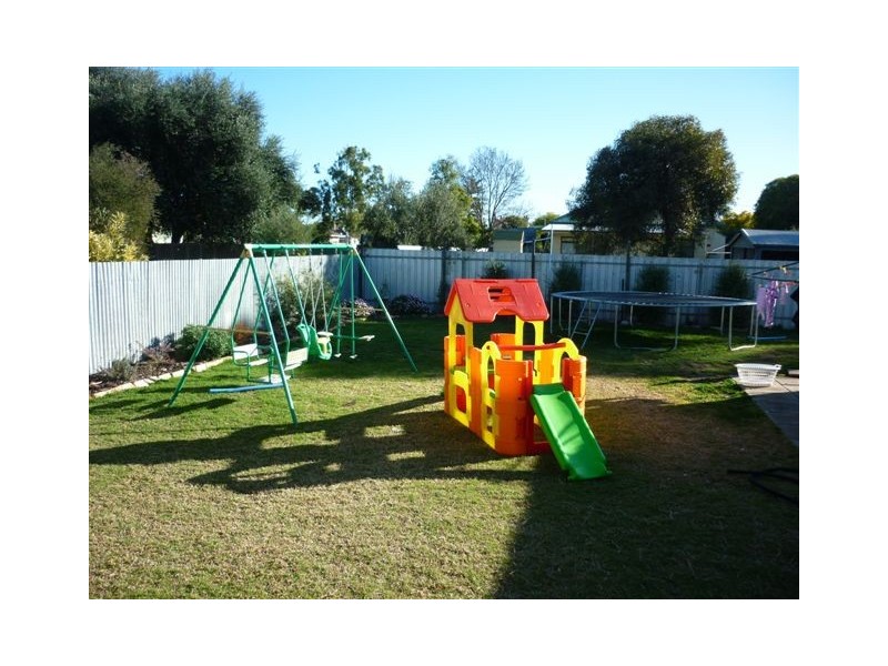 30 Molyneaux Street, Warracknabeal VIC 3393