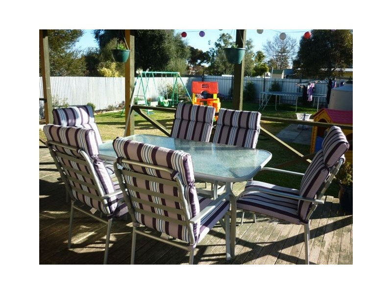 30 Molyneaux Street, Warracknabeal VIC 3393