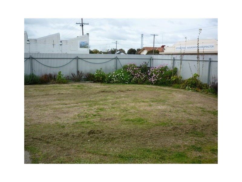 99 Scott Street, Warracknabeal VIC 3393