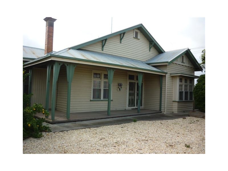 12 Phillips Street, Warracknabeal VIC 3393