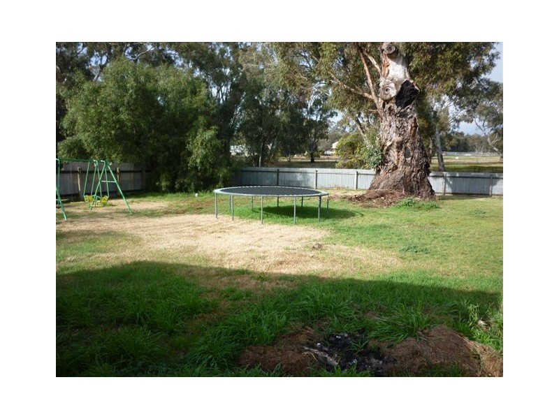 6 Inglewood Rd., St Arnaud VIC 3478