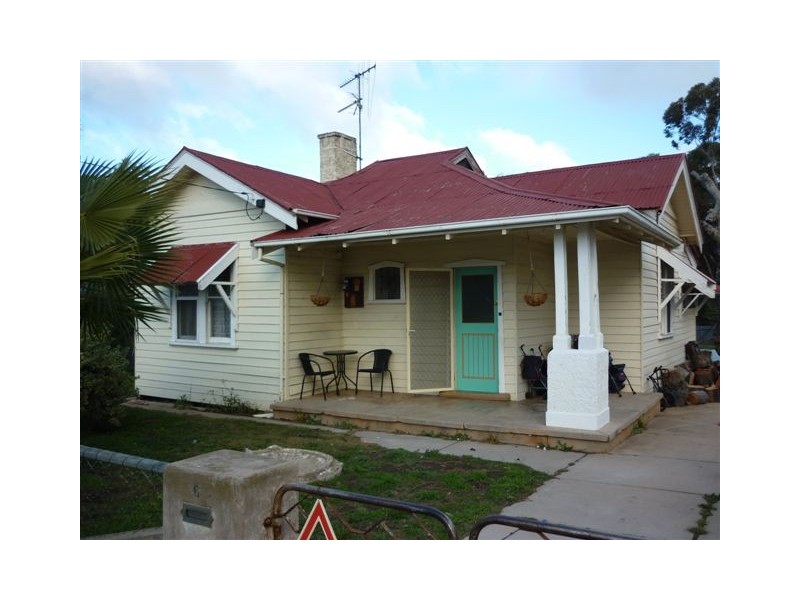 6 Inglewood Rd., St Arnaud VIC 3478