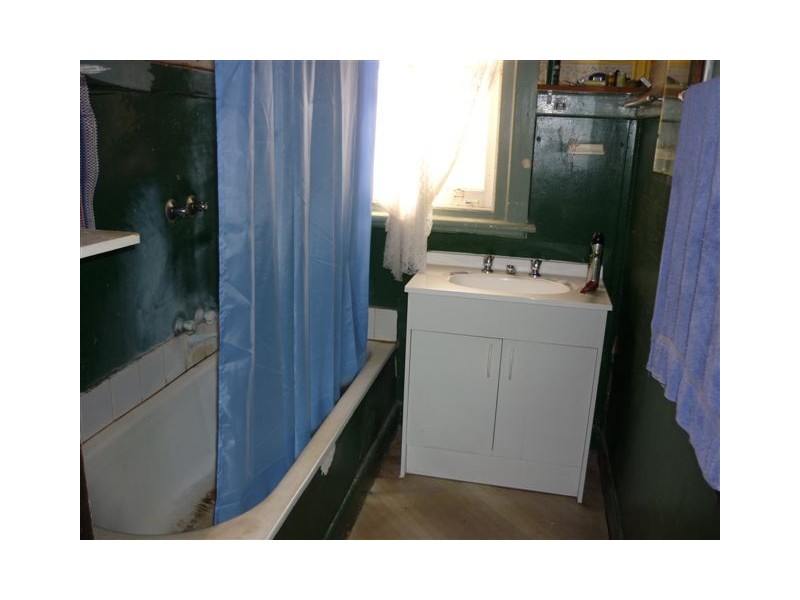 14 Kings Ave, St Arnaud VIC 3478