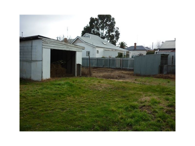 14 Kings Ave, St Arnaud VIC 3478