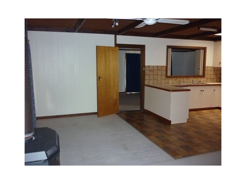 6 Tobruk Ave, Warracknabeal VIC 3393