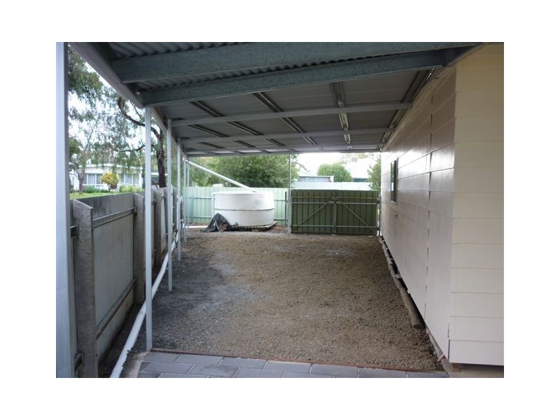 6 Tobruk Ave, Warracknabeal VIC 3393