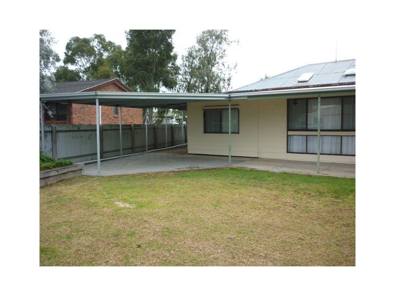 6 Tobruk Ave, Warracknabeal VIC 3393