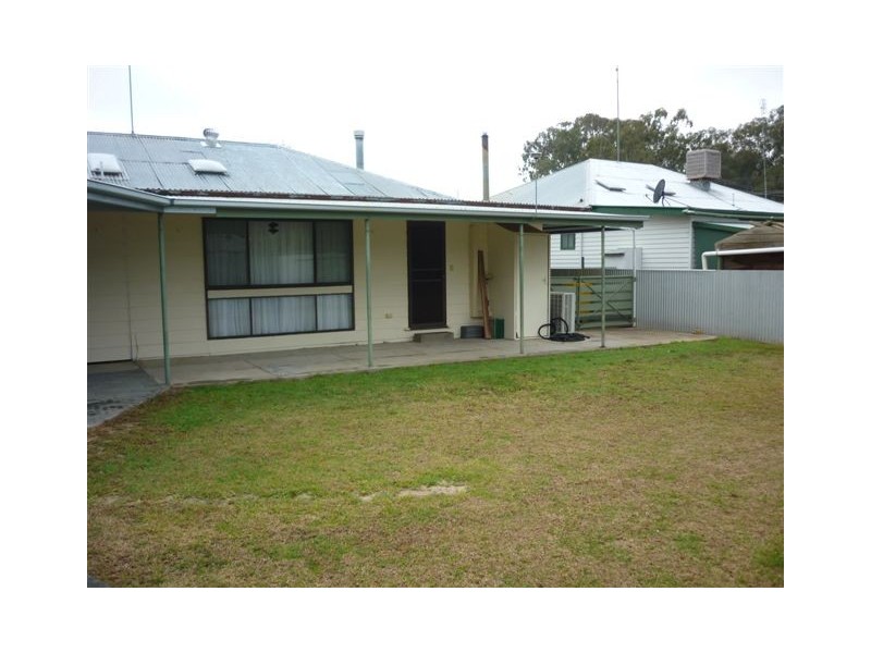 6 Tobruk Ave, Warracknabeal VIC 3393