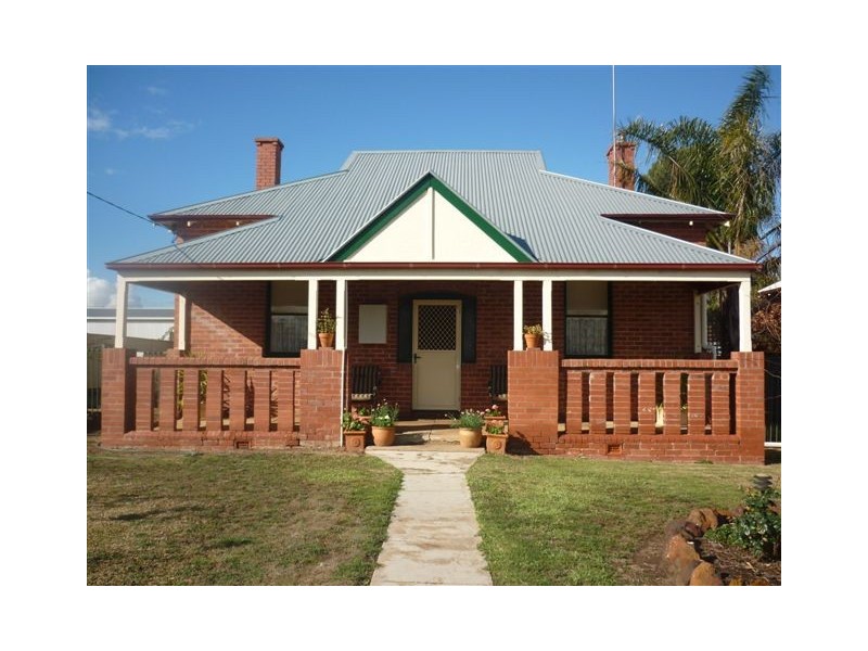 10 Carr Street, Woomelang VIC 3485