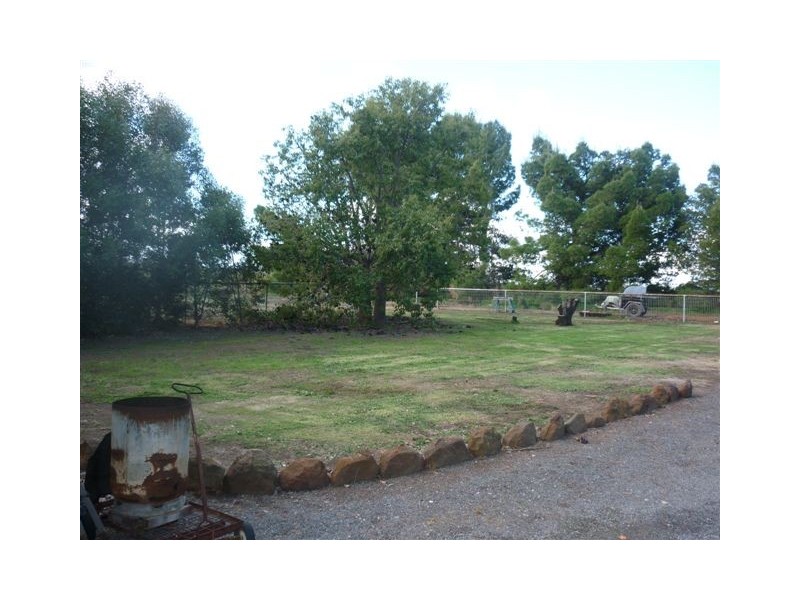10 Carr Street, Woomelang VIC 3485