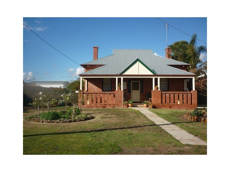 10 Carr Street, Woomelang VIC 3485